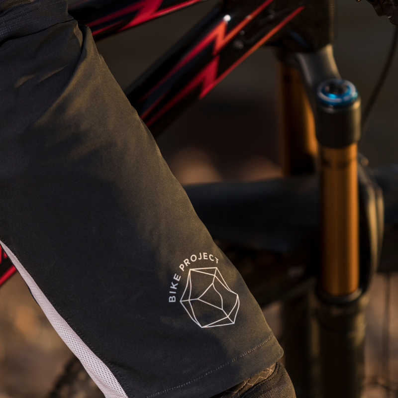 LEGEND MOUNTAIN-BIKE SHORTS
